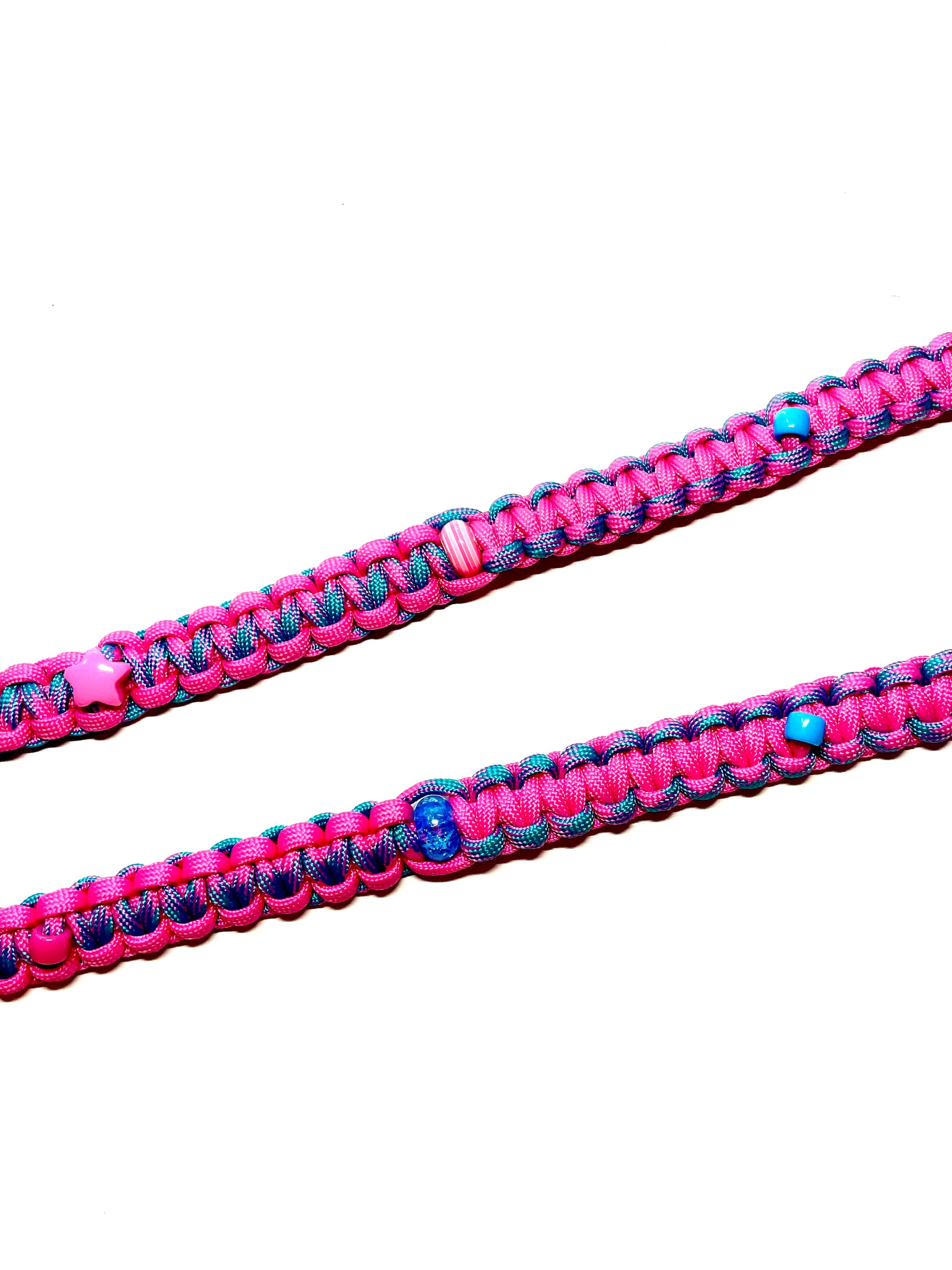 Laisse pour chien en paracorde faite main à Marseille - Zékia accessoires artisanaux