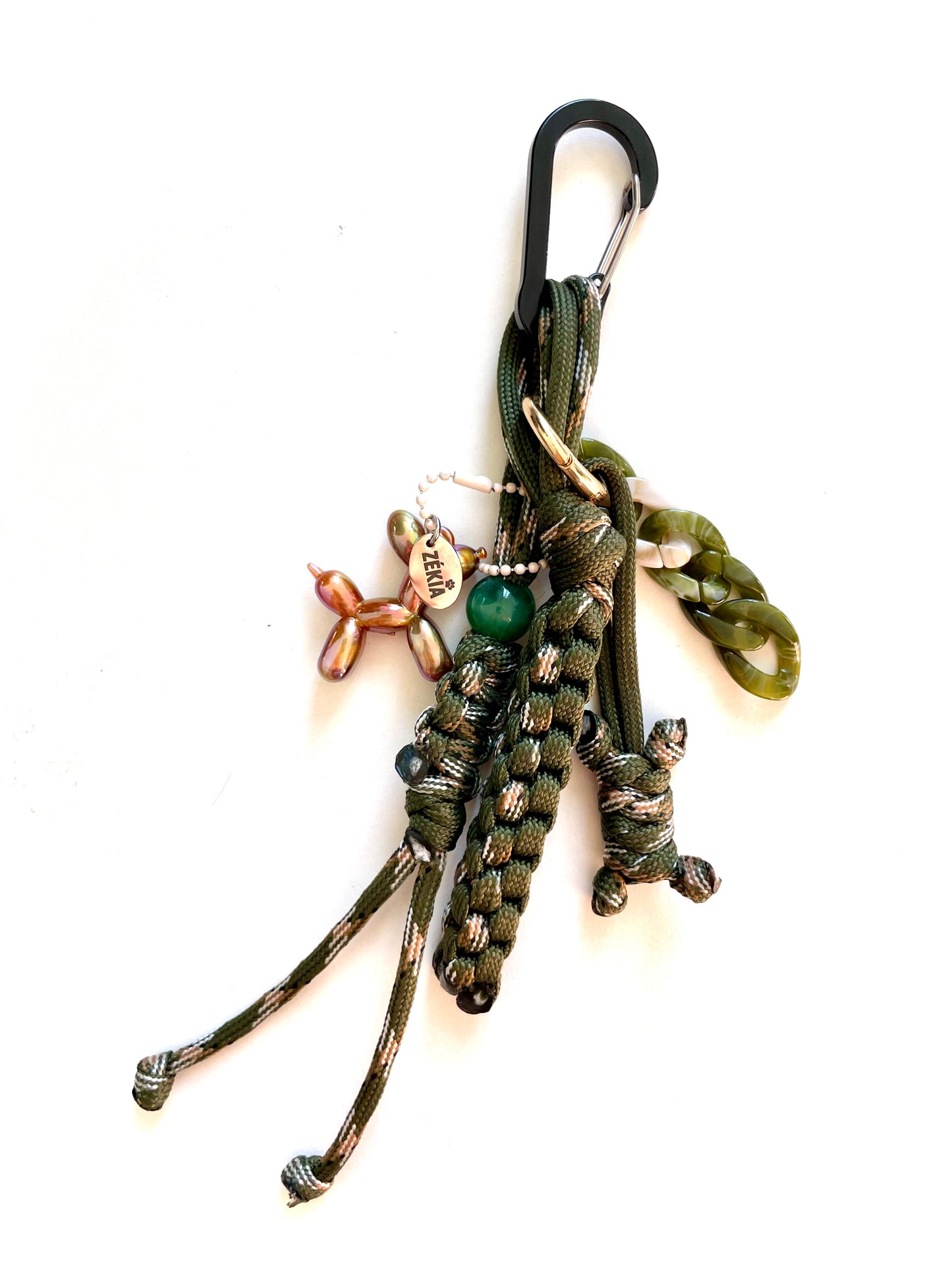 fait main marseille en paracorde, bijou de sac zekia