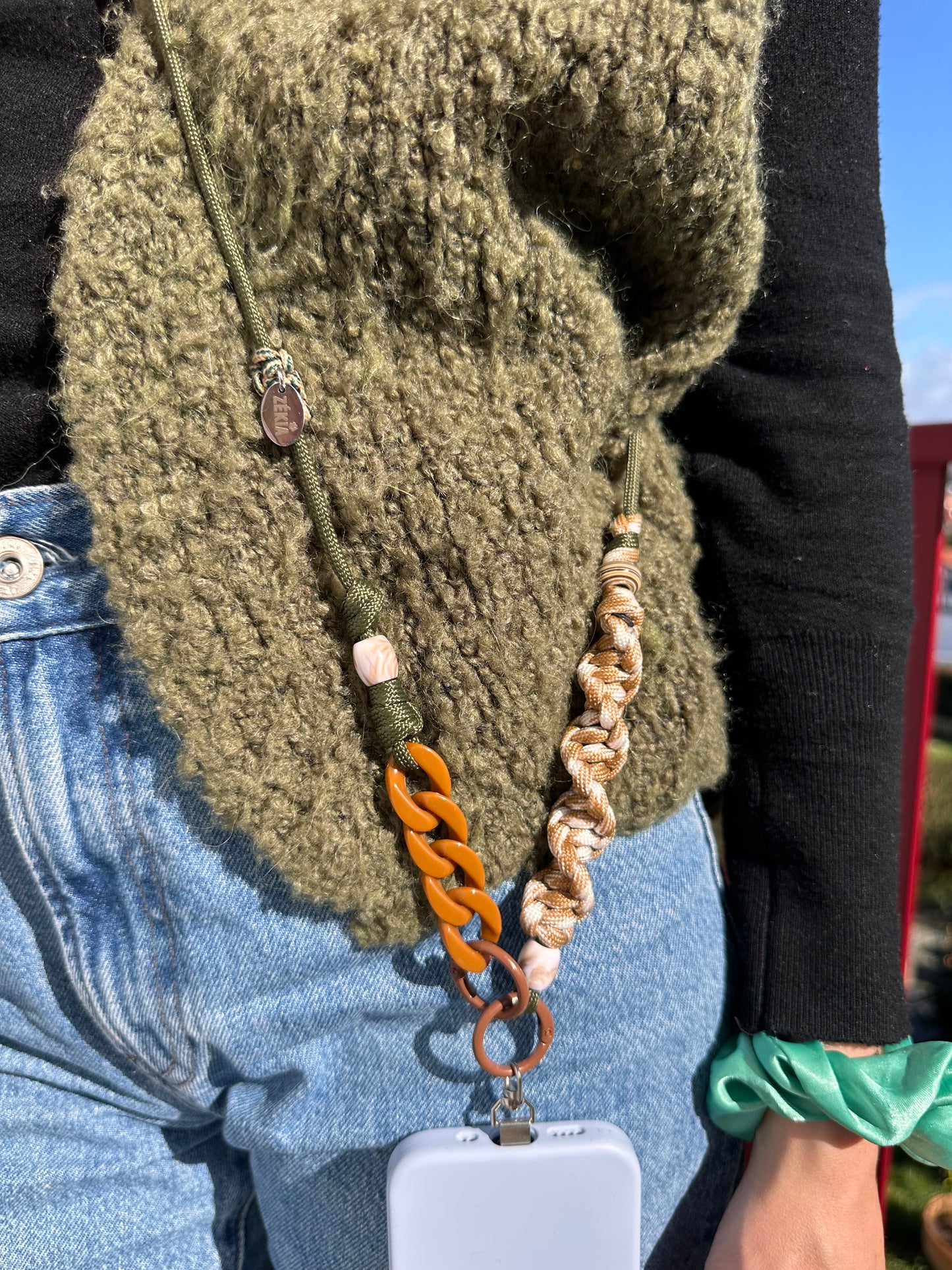 lanière de téléphone en paracorde solide ajustable, couleurs kaki et beige. Fait main, France