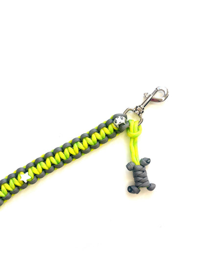 Laisse pour chien en paracorde faite main à Marseille - Zékia accessoires artisanaux