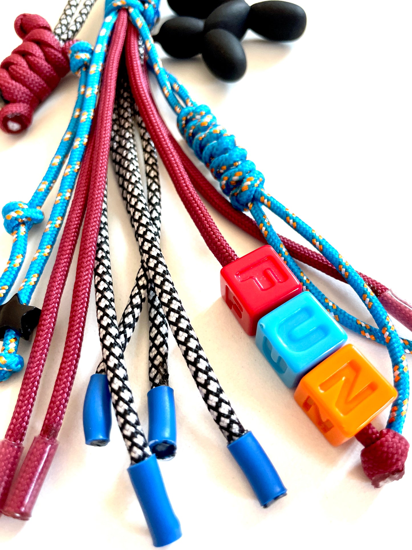 Charms en paracorde " FUN "