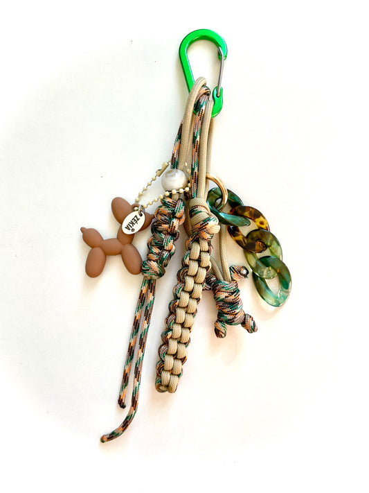 Fait main à Marseille en paracorde, bijou de sac, porte-clés, charm ZEKIA