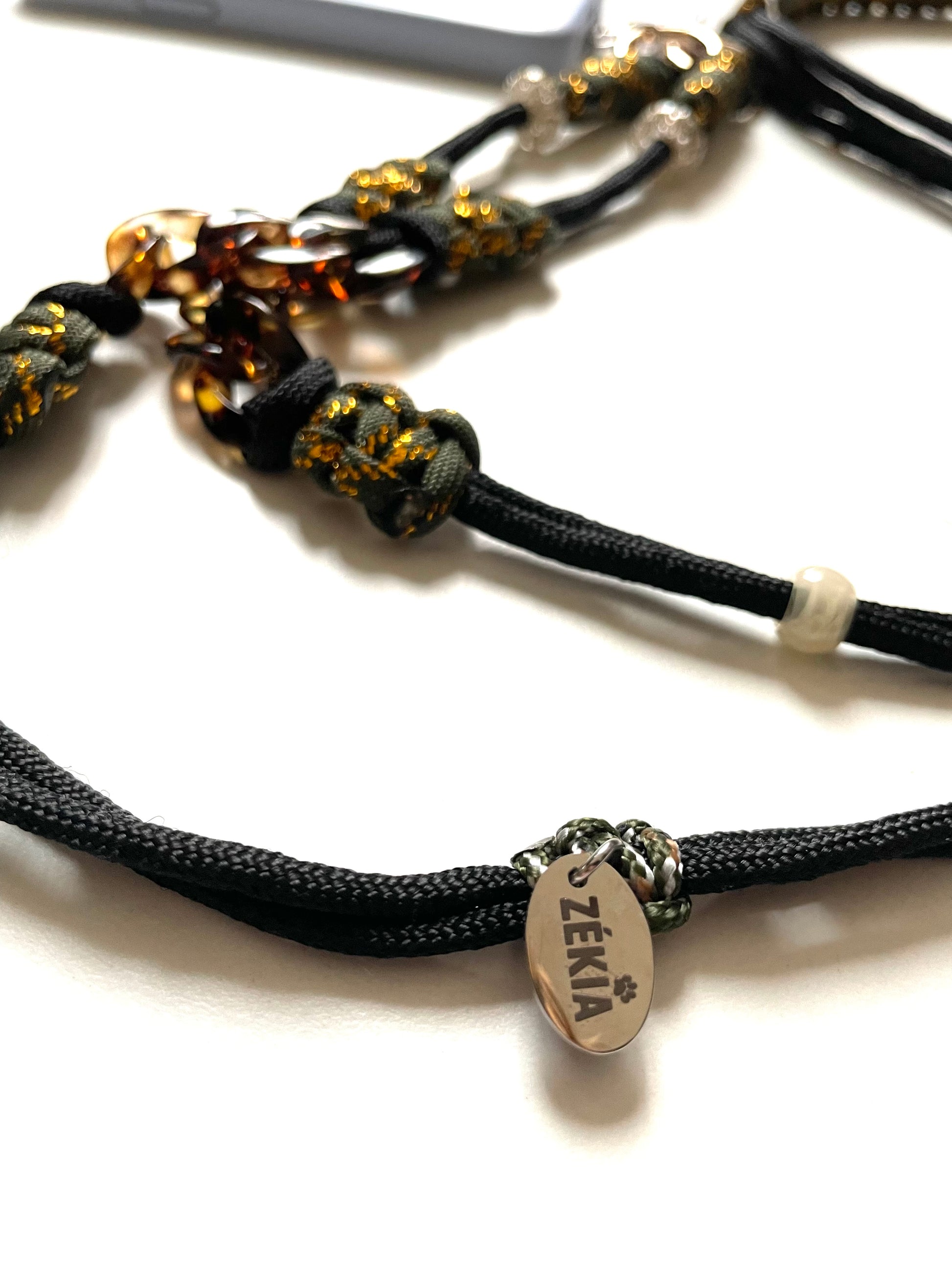 cordon telephone paracorde ajustable couleurs kaki dore noir fait main marseille made in france accessoire bijou idée cadeau lanyard smartphone plaque zekia