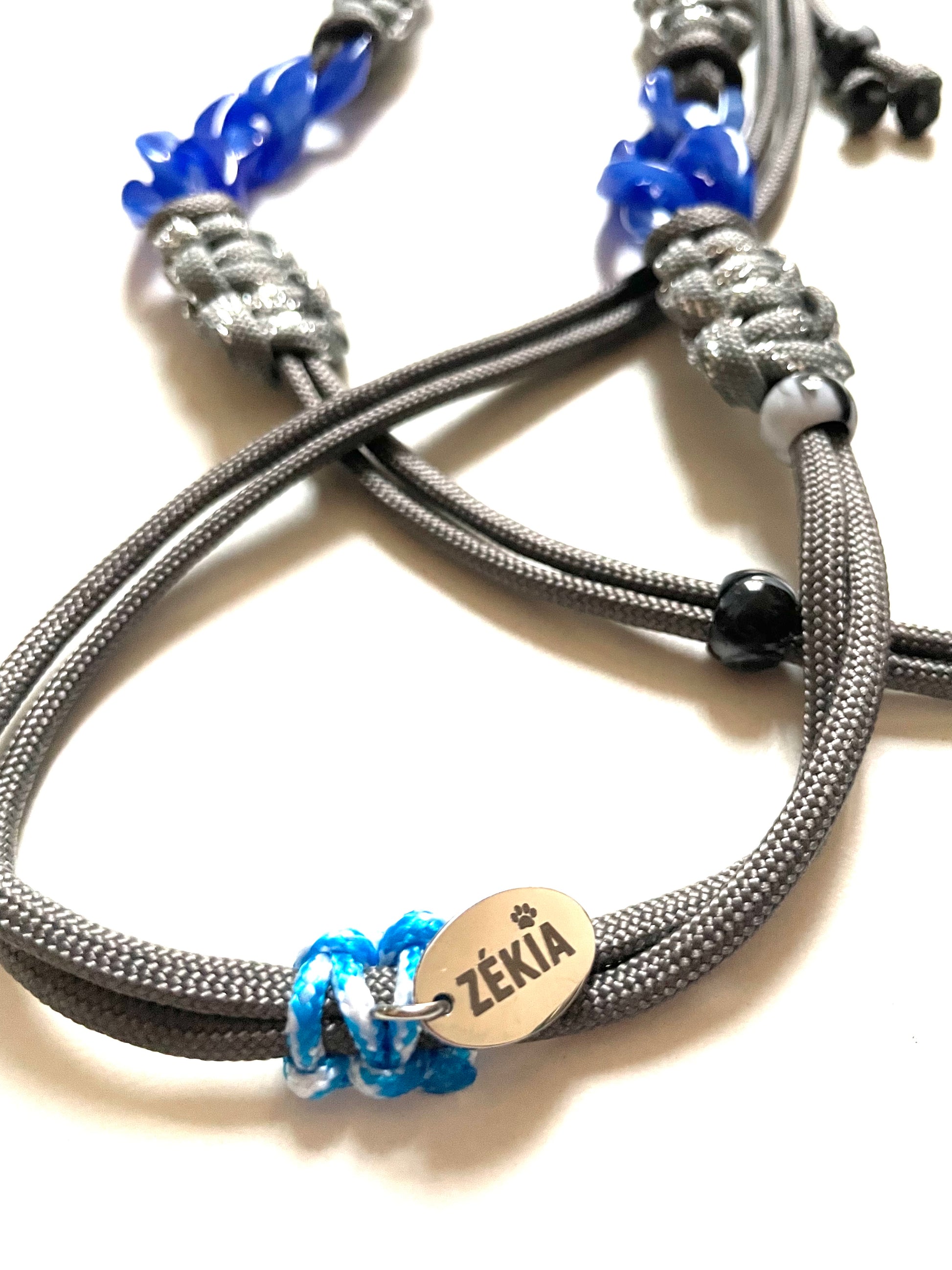 Cordon de telephone ajustable en paracorde fait main Marseille made in france gris bleu argenté lanyard smartphone accessoire bijou plaque zekia