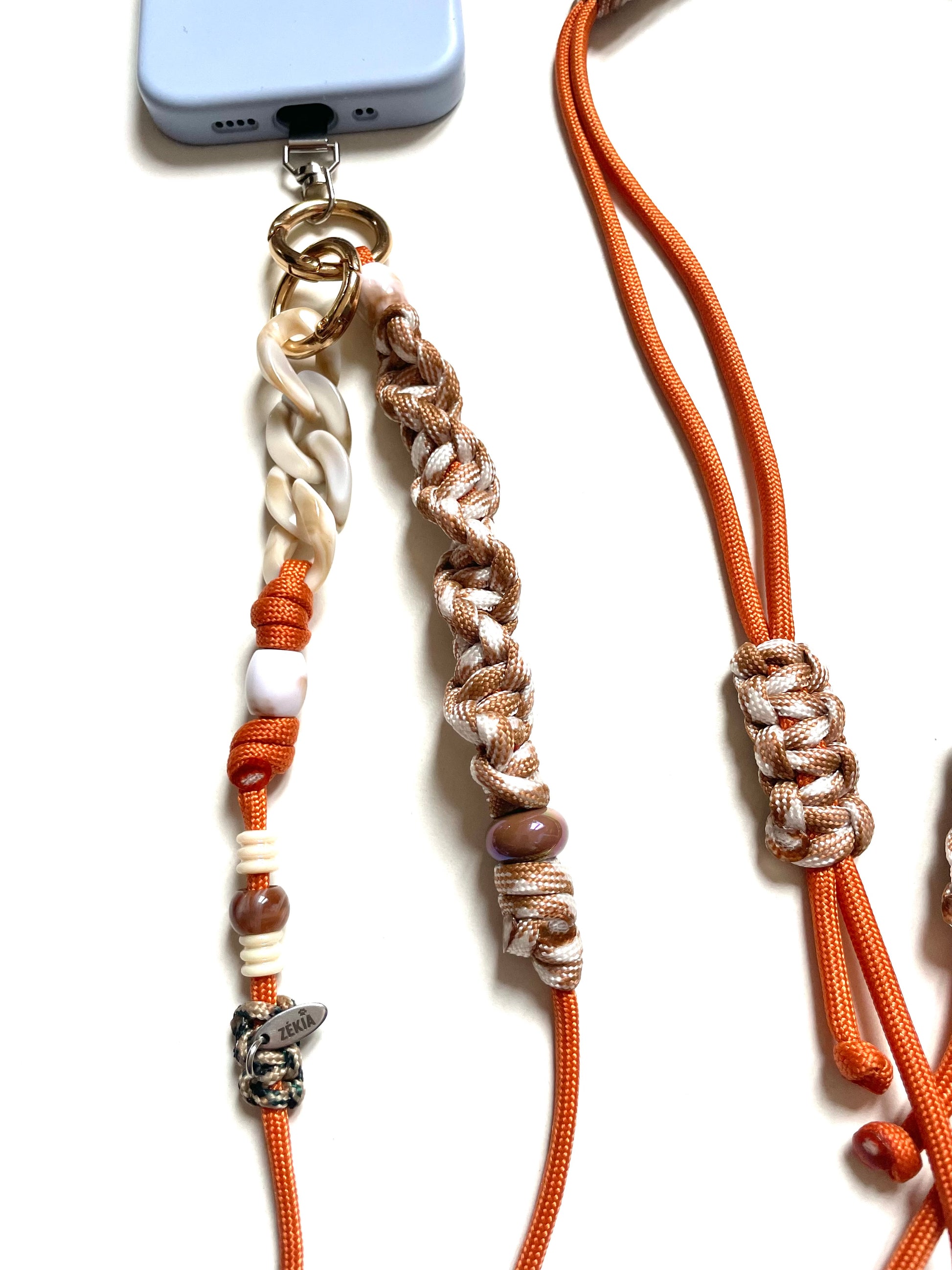 cordon telephone ajustable paracorde accessoire smartphone fait main marseille orange et beige 