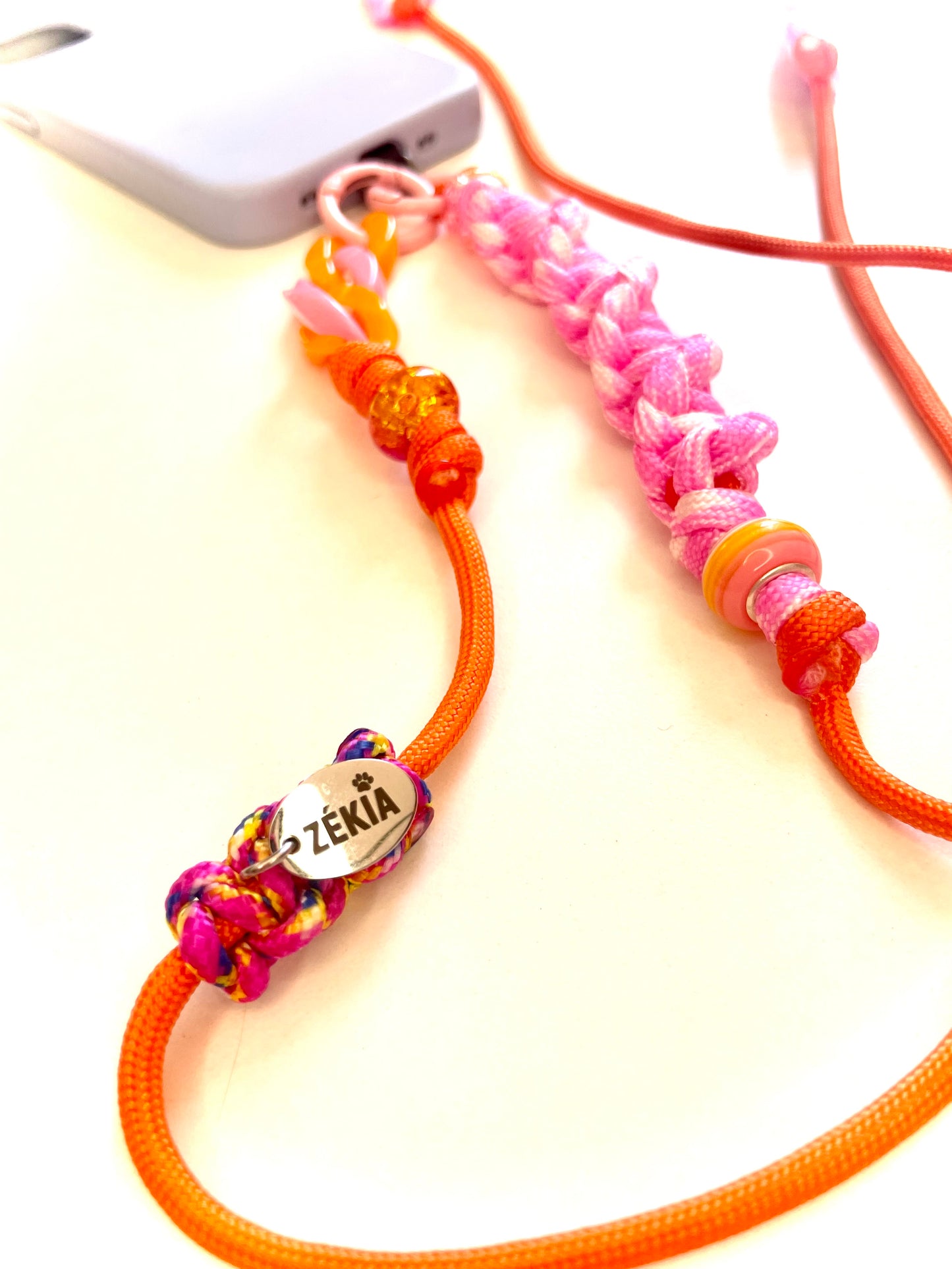 Cordon de telephone paracorde fait main a Marseille - zekia accessoires artisanaux
