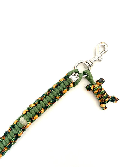 Laisse pour chien en paracorde solide, tressée à la main à marseille. Couleurs de la nature, accessoire canin stylé 