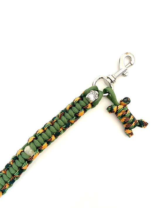 Laisse pour chien en paracorde solide, tressée à la main à marseille. Couleurs de la nature, accessoire canin stylé 