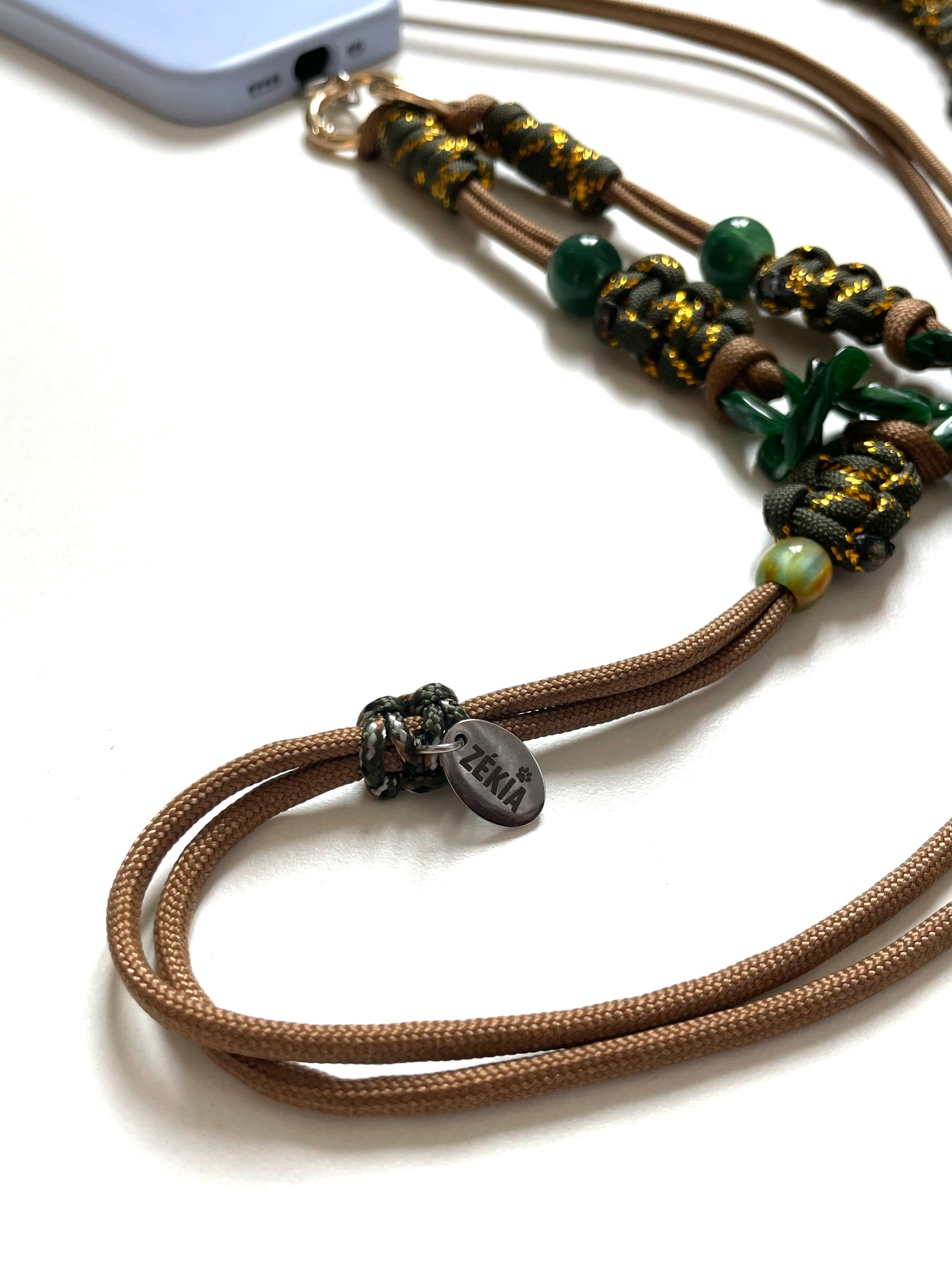 cordon telephone marron kaki dore lanyard en paracorde ajustable reglable fait main artisanat marseille accessoire bijou idée cadeau femme plaque zekia