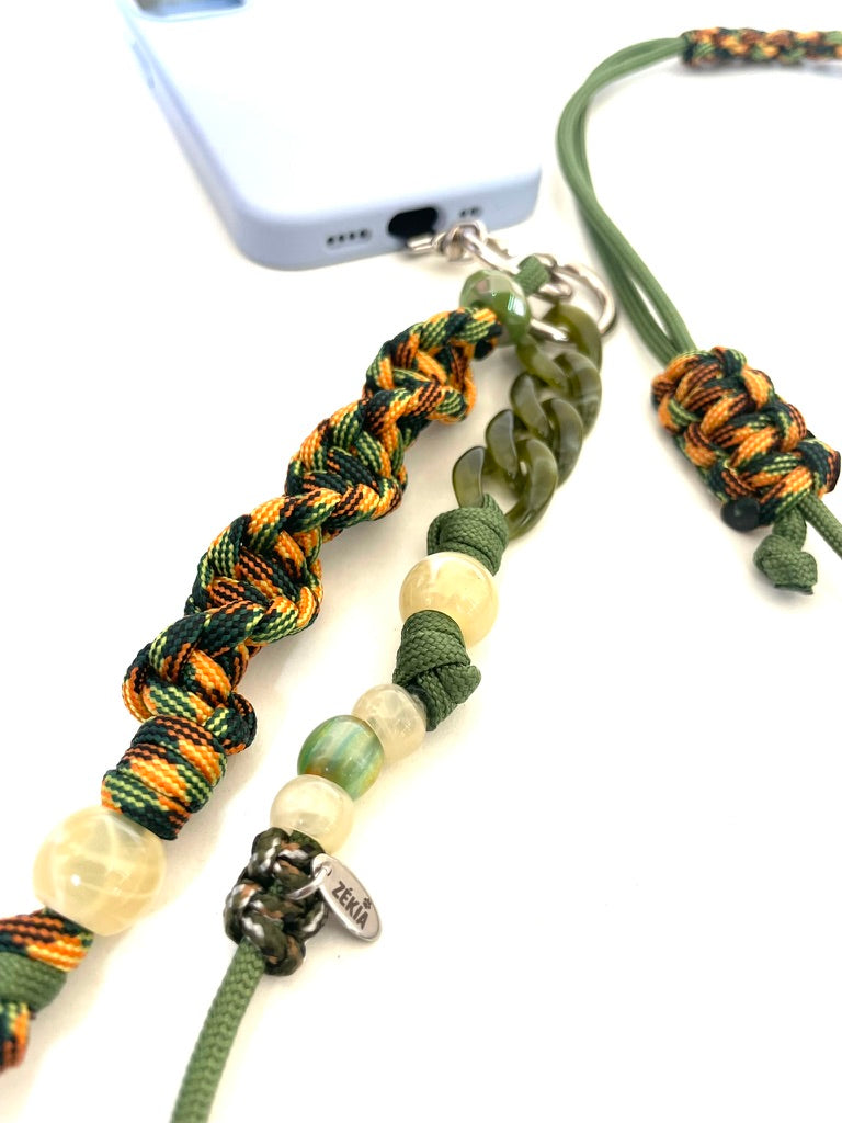 cordon telephone ajustable paracorde vert . accessoire smartphone. Pratique et stylé, fait main à Marseille